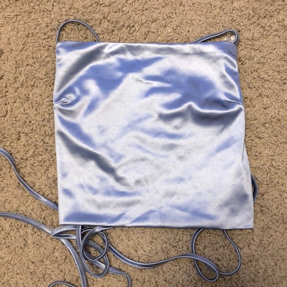 A blue laced cropped top - Picture 3 of 4